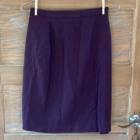 100% Wool Skirt with lining - Picture 2 of 9